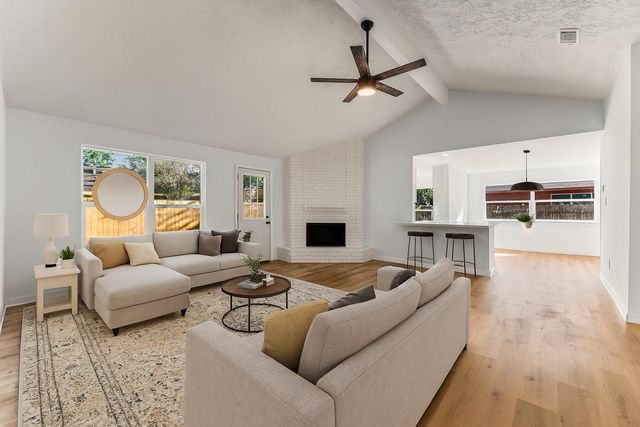 13307 N Thorntree Drive, Houston, TX 77015