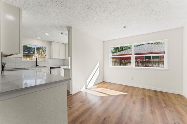 13307 N Thorntree Drive, Houston, TX 77015