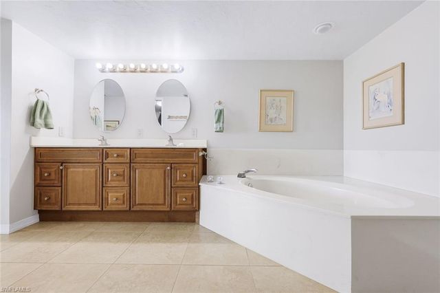 26900 Wedgewood DR # 305, Bonita Springs, FL 34134