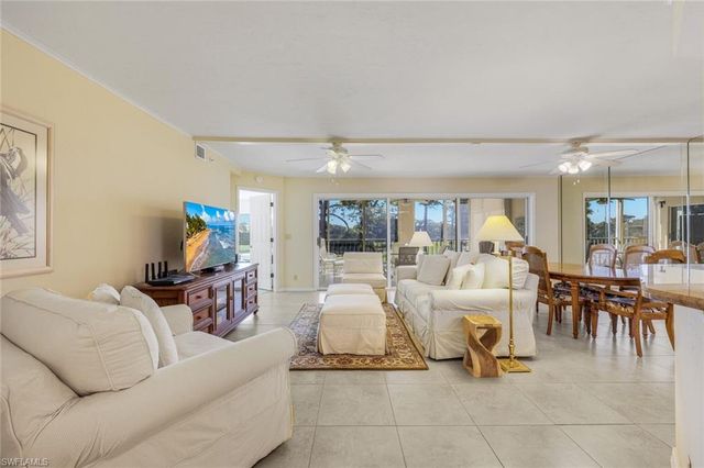 26900 Wedgewood DR # 305, Bonita Springs, FL 34134