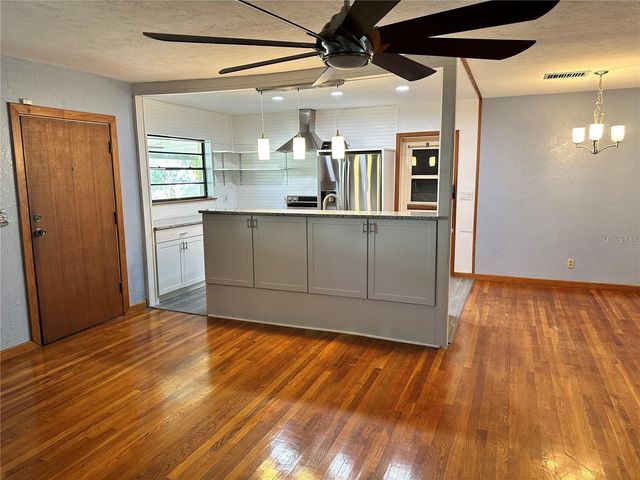 3606 S THATCHER AVENUE, Tampa, FL 33629