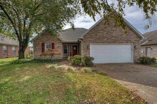 213 Westbriar Boulevard, Newburgh, IN 47630