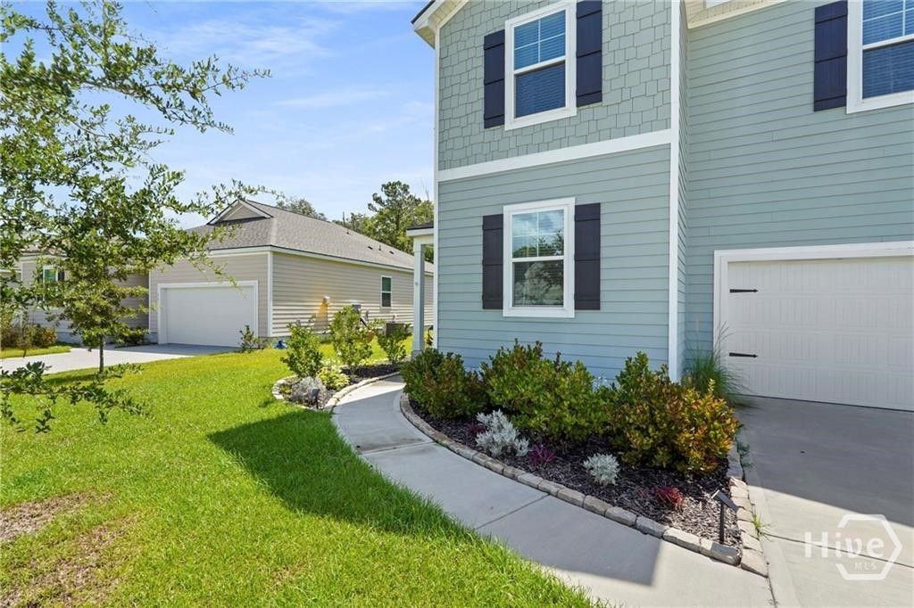 Image 12 of property listing at 41 Gypsea Lane, Richmond Hill, GA 31324