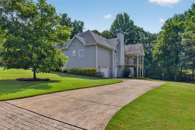 1403 Lull Water Court, Hoschton, GA 30548