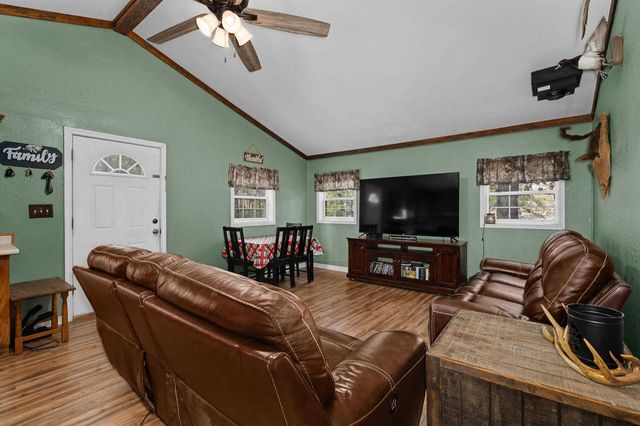 186 County Road 193, Gary, TX 75643