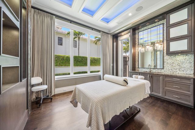215 W Key Palm Road, Boca Raton, FL 33432