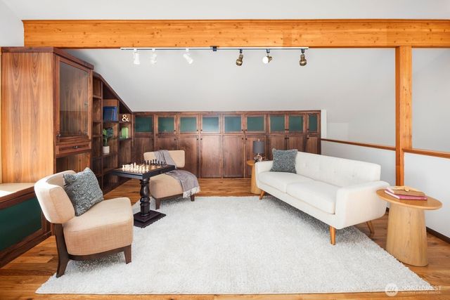 23208 107th Avenue SW, Vashon, WA 98070