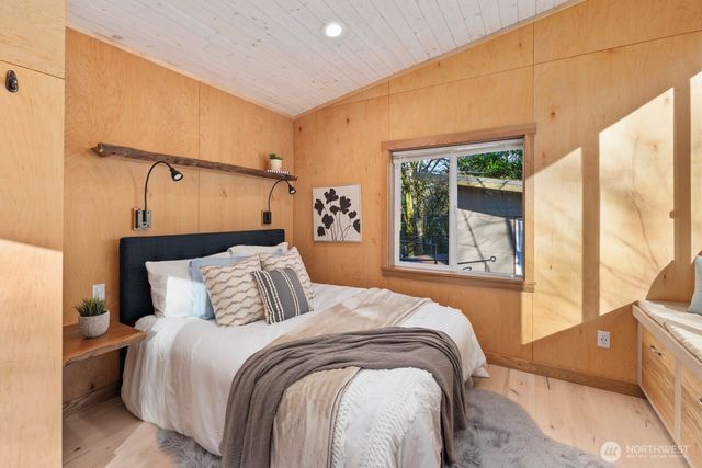 23208 107th Avenue SW, Vashon, WA 98070