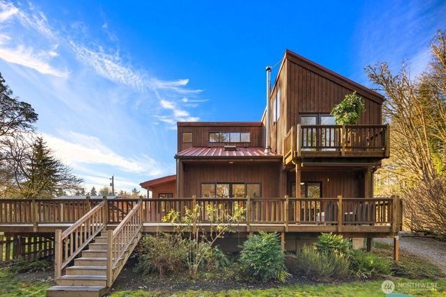 23208 107th Avenue SW, Vashon, WA 98070