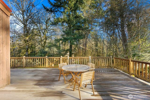 23208 107th Avenue SW, Vashon, WA 98070