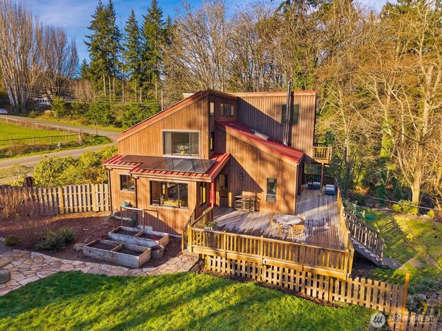23208 107th Avenue SW, Vashon, WA 98070