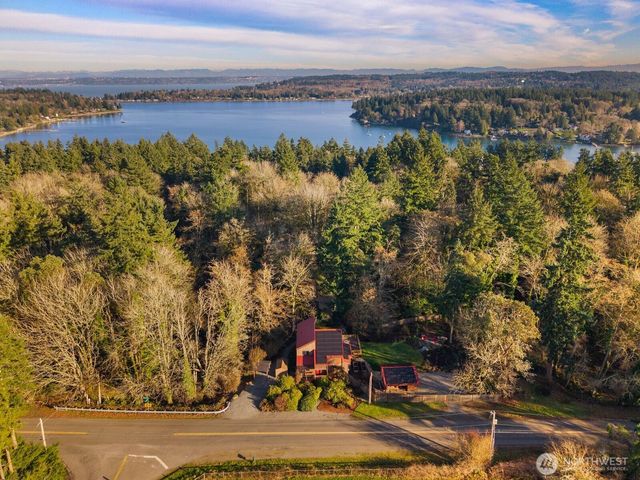 23208 107th Avenue SW, Vashon, WA 98070