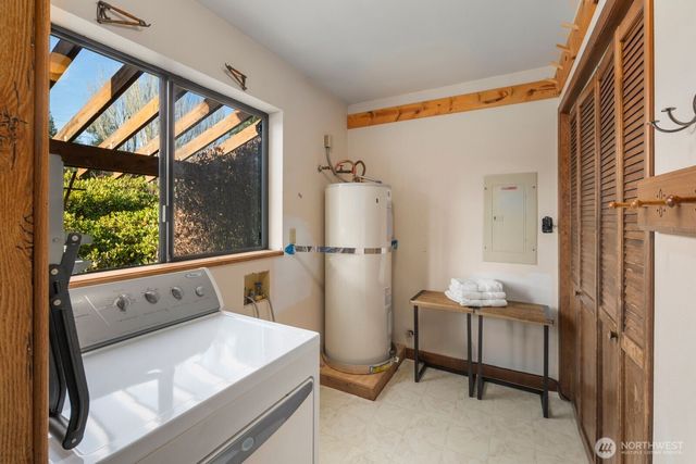 23208 107th Avenue SW, Vashon, WA 98070