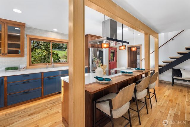 23208 107th Avenue SW, Vashon, WA 98070