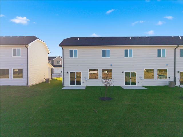 6921 Poppy Court, Johnston, IA 50131