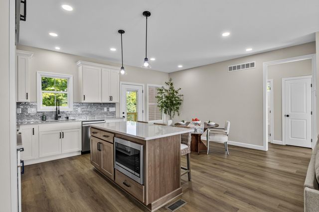 232 Max Cavnes Road, Danville, KY 40422
