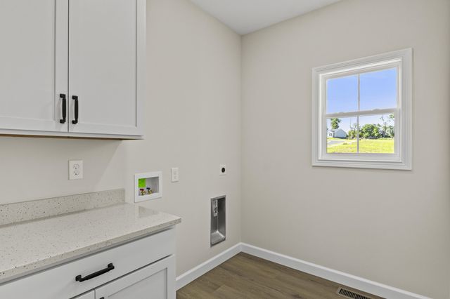 232 Max Cavnes Road, Danville, KY 40422