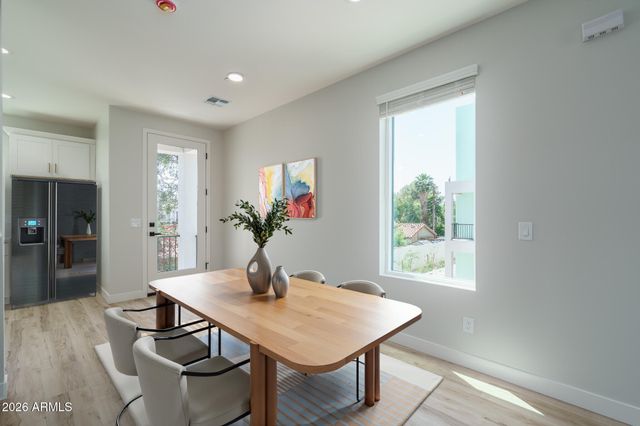2601 E CLARENDON Avenue 14, Phoenix, AZ 85016