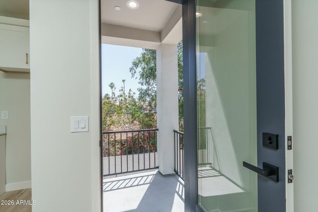 2601 E CLARENDON Avenue 14, Phoenix, AZ 85016