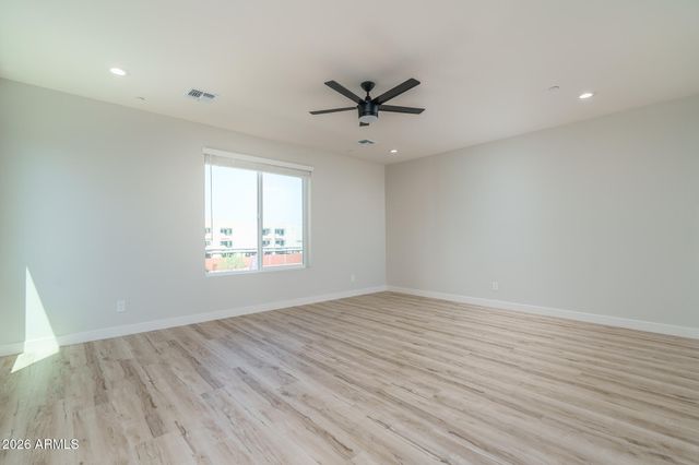 2601 E CLARENDON Avenue 14, Phoenix, AZ 85016