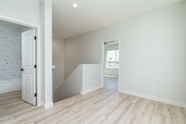 2601 E CLARENDON Avenue 14, Phoenix, AZ 85016