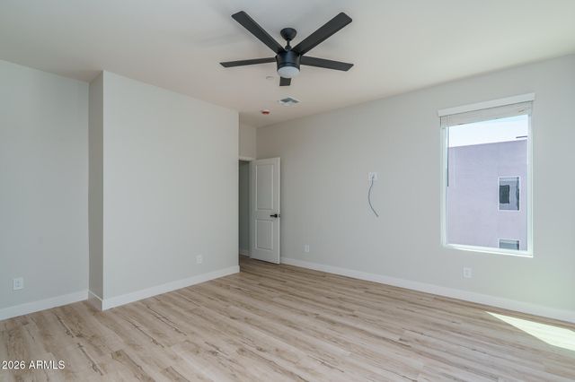 2601 E CLARENDON Avenue 14, Phoenix, AZ 85016