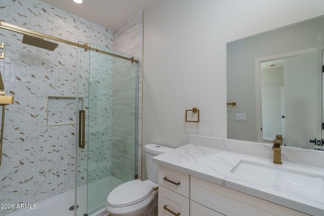 2601 E CLARENDON Avenue 14, Phoenix, AZ 85016