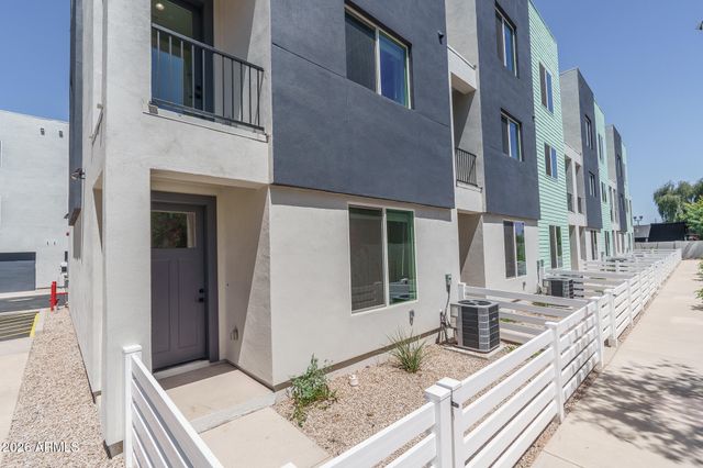 2601 E CLARENDON Avenue 14, Phoenix, AZ 85016