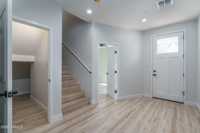 2601 E CLARENDON Avenue 14, Phoenix, AZ 85016