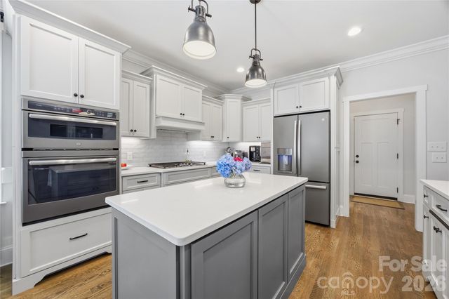 1005 S Point Road, Belmont, NC 28012