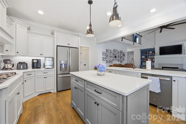 1005 S Point Road, Belmont, NC 28012