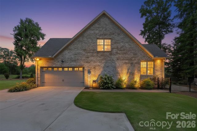 1005 S Point Road, Belmont, NC 28012
