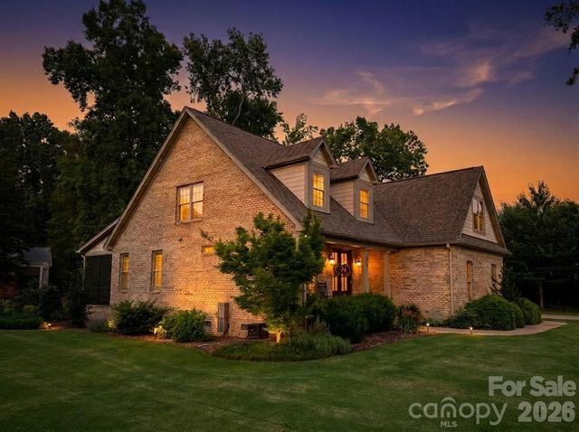 1005 S Point Road, Belmont, NC 28012
