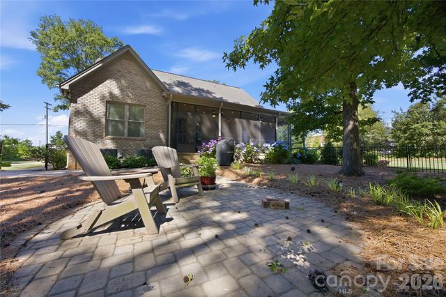1005 S Point Road, Belmont, NC 28012