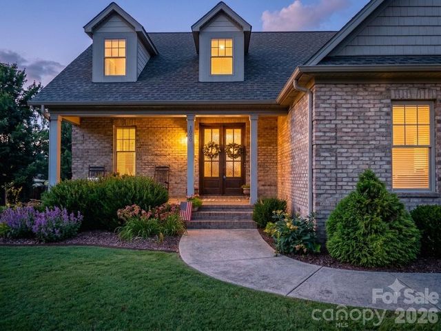 1005 S Point Road, Belmont, NC 28012