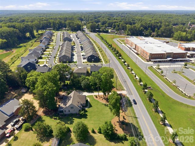 1005 S Point Road, Belmont, NC 28012