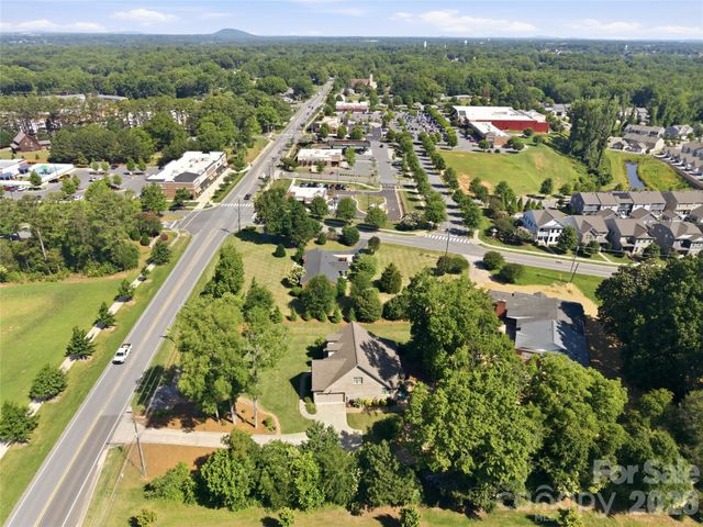 1005 S Point Road, Belmont, NC 28012