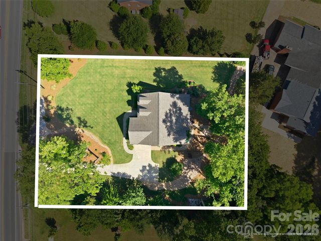 1005 S Point Road, Belmont, NC 28012
