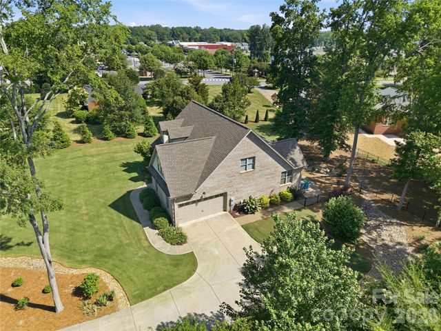 1005 S Point Road, Belmont, NC 28012