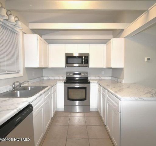 129 Twinwood Drive, Jacksonville, NC 28546