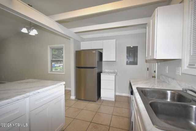 129 Twinwood Drive, Jacksonville, NC 28546