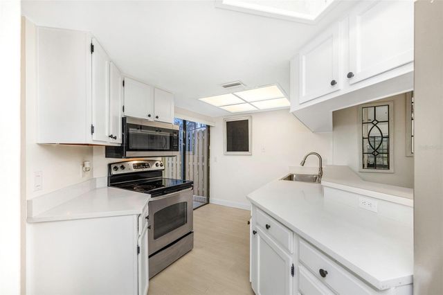 235 WOODS LANDING TRAIL 235, Oldsmar, FL 34677