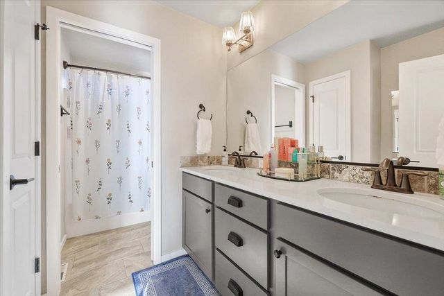 2304 W Summit Pkwy, Spokane, WA 99201