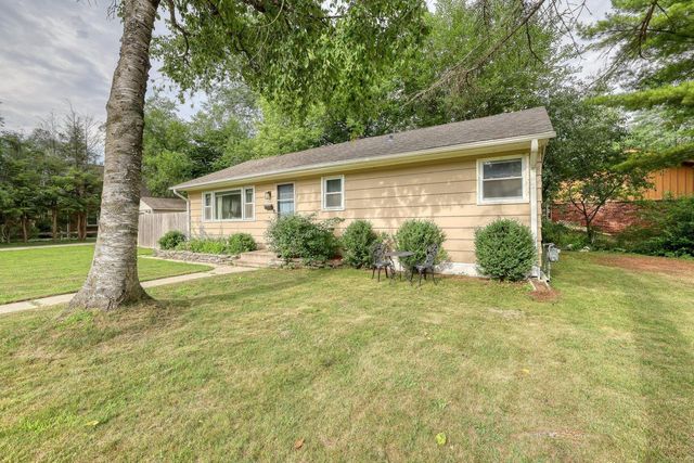 6171 N Apple Blossom LANE, Glendale, WI 53217