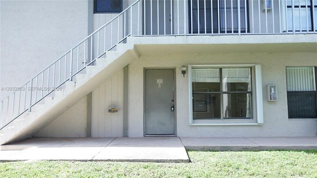 15326 SW 72nd St 11-14, Miami, FL 33193