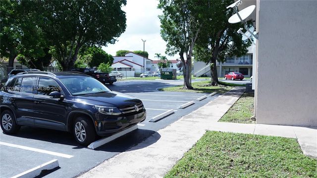 15326 SW 72nd St 11-14, Miami, FL 33193