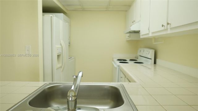 15326 SW 72nd St 11-14, Miami, FL 33193