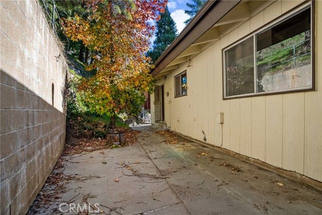 22348 Glenwood, Crestline, CA 92325