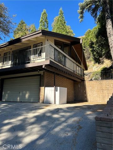 22348 Glenwood, Crestline, CA 92325