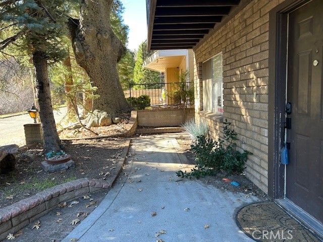 22348 Glenwood, Crestline, CA 92325